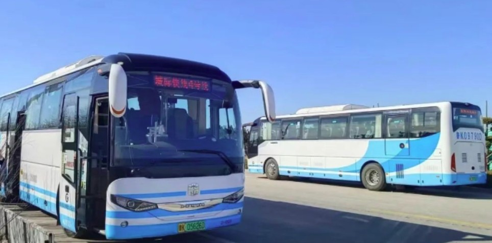 乘坐城際4號(hào)線，打卡布魯維斯、那香海、海草部落，連線貓頭山、火炬八街。